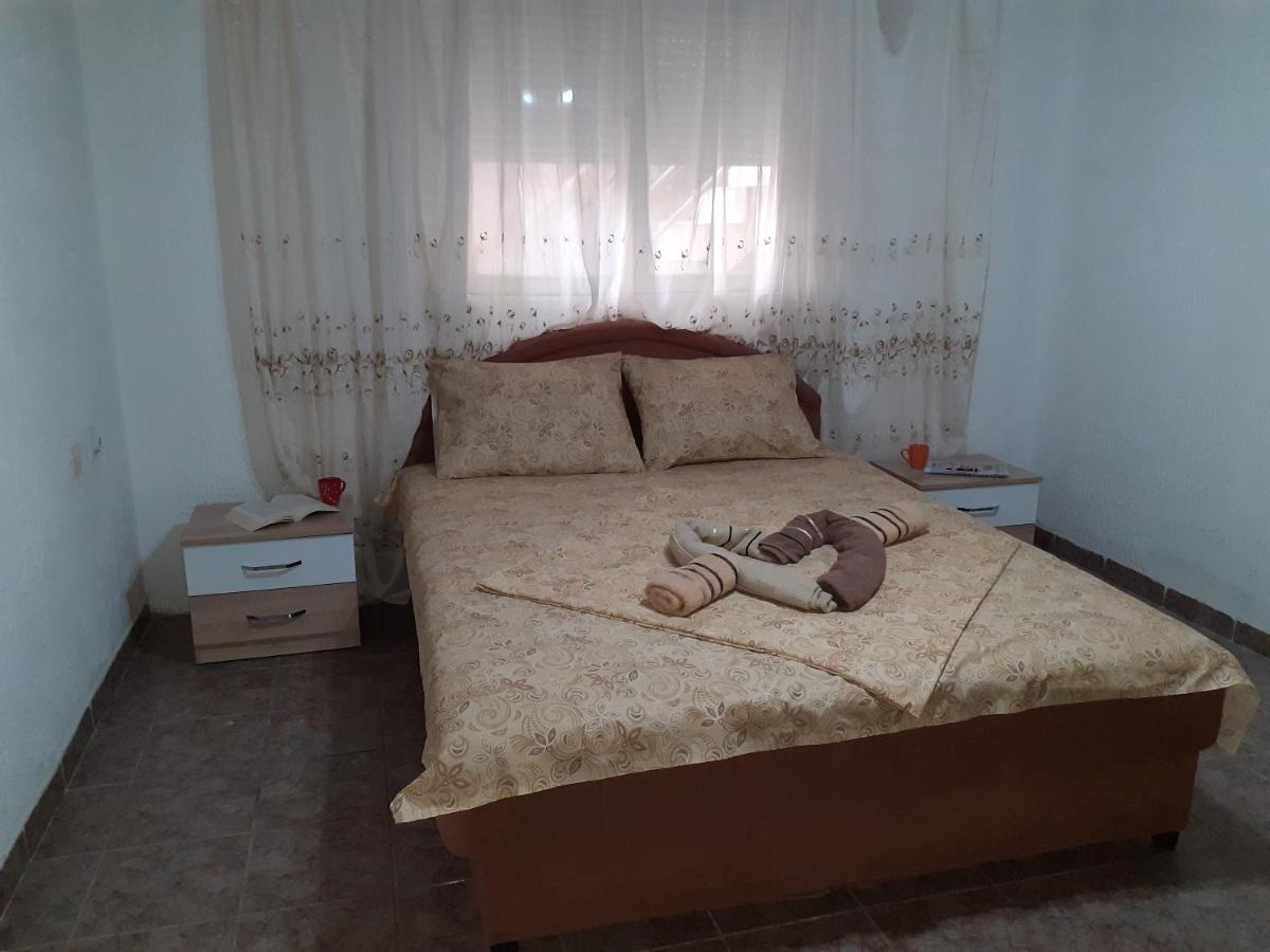 Studio-apartman Milena 2 Podgorica Exterior foto